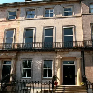 Apartamentos en Edimburgo propiedad de Nicholas Wailes-Fairbairn & alquilados por Indy Neidell. Apartamentos en Edimburgo propiedad de Nicholas Wailes-Fairbairn & alquilados por Indy Neidell.