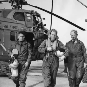 Sergent-chef J Green, lieutenant de vol L Thompson et navigateur maître J Patterson.