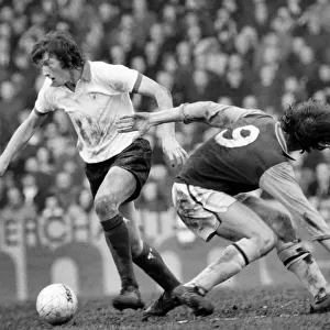 Football: Aston Villa F. C. (2) vs. Manchester United F. C. (0). February 1975 75-01047-059