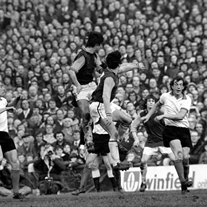 Football: Aston Villa F. C. (2) vs. Manchester United F. C. (0). February 1975 75-01047-012