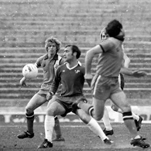 Football: Chelsea (2) vs. Luton (0). April 1977 77-02023-005