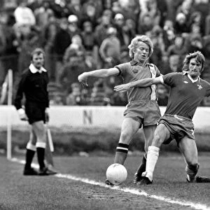 Football: Chelsea (2) vs. Luton (0). April 1977 77-02023-014