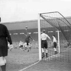 Football Fulham v Sunderland SP 13 / 4 / 1952 C1875 / 2