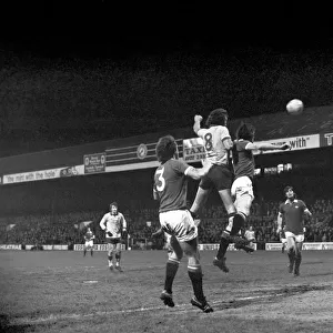 Football: Norwich F. C. (1) v. Manchester United F. C. (0). January 1975 75-00414-019