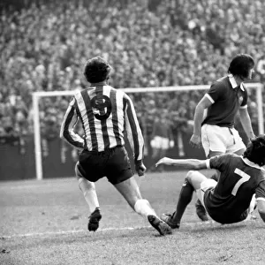 Football: Southampton F. C. vs. Manchester City United F. C. April 1975 75-1785-023