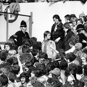 Football: Supporters Hooliganism. October 1975 P005732