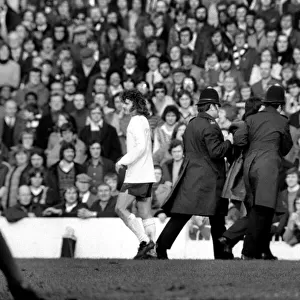 Football: Tottenham Hotspur F. C. vs. Leicester City F. C. February 1975 75-01041-048