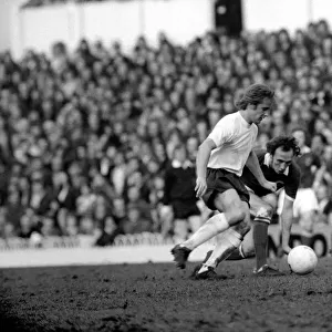 Football: Tottenham Hotspur F. C. vs. Leicester City F. C. February 1975 75-01041-010