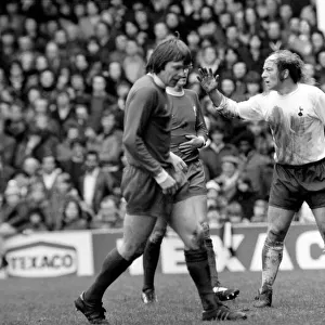 Football: Tottenham Hotspur F. C. vs. Liverpool F. C. March 1975 75-01598-039