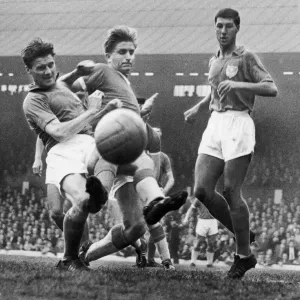 Footballer Dave Hickson in action against Portsmouth. Circa 1960