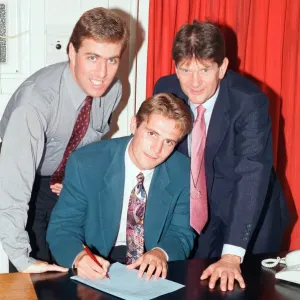 Footballer Phil Parkinson, signs for Reading Football Club, Friday 3rd July 1992 Footballer Phil Parkinson, signs for Reading Football Club, Friday 3rd July 1992