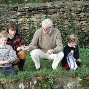 Foreign Secretary Douglas Hurd with his wife Judy and their children. 24th November 1990 Foreign Secretary Douglas Hurd with his wife Judy and their children. 24th November 1990
