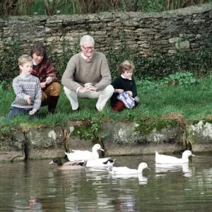 Foreign Secretary Douglas Hurd with his wife Judy and their children. 24th November 1990 Foreign Secretary Douglas Hurd with his wife Judy and their children. 24th November 1990