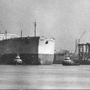 Sir John Hunter Ore-Bulk-Oil Carrier Print, 2nd January 1974 Sir John Hunter Ore-Bulk-Oil Carrier Print, 2nd January 1974