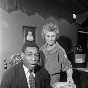 FRANK BRUNO EATING FOOD SERVED BY SYLVIA LAWLESS 10 / 04 / 1986