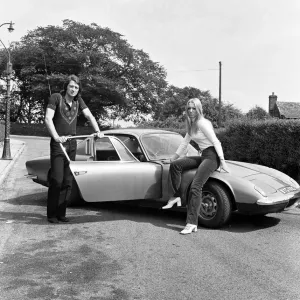 Frank Worthington Huddersfield fooballer seen here withnhis girlfriend Vicki Frank Worthington Huddersfield fooballer seen here withnhis girlfriend Vicki