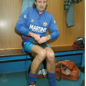 frank worthington, soccer player. 14 / 11 / 89. daily express pic by harry mcguire frank worthington, soccer player. 14 / 11 / 89. daily express pic by harry mcguire
