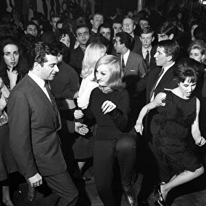Frankie Vaughan singer Entertainer dancing The Twist Jan 1962 Frankie dances at