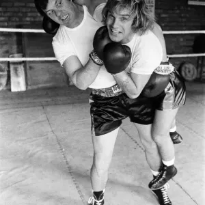 Freddie Starr is in training for a verbal punch-up with world heavyweight champion Freddie Starr is in training for a verbal punch-up with world heavyweight champion