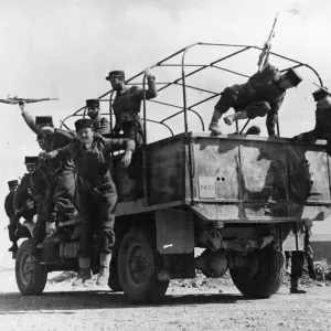 French infantry in The Western Desert. Picture taken 8th May 1942 French infantry in The Western Desert. Picture taken 8th May 1942