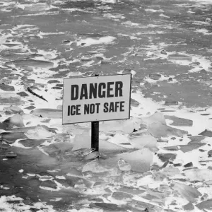 Frozen Lake, Cannon Hill Park, Birmingham, England, 17th February 1986 Frozen Lake, Cannon Hill Park, Birmingham, England, 17th February 1986
