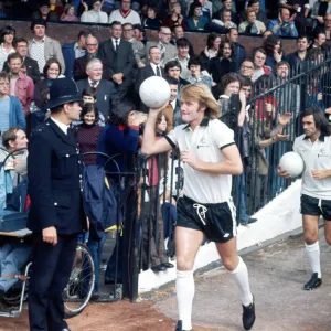 Fulhams Rodney Marshleads walks out with teammate George Best for the League Division One Fulhams Rodney Marshleads walks out with teammate George Best for the League Division One