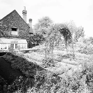 The gardens at Cowley Cottage, Cowley Road, Cowley 1932