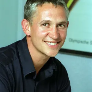 Gary Lineker Fernsehmoderator ehemaliger Fußballspieler August 1999 Amirropix Gary Lineker Fernsehmoderator ehemaliger Fußballspieler August 1999 Amirropix