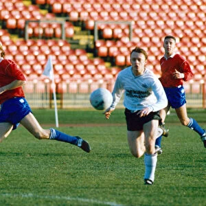 Gateshead v Colchester 91 / 92 season. Pictured is Alan Lamb. 13th December 1991