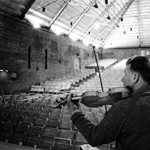 £13 a week carpenter Len Edmunds playing his homemade violin