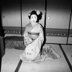 Muchacha geisha, Katsuno, fotografiada en su Casa de Geishas en Kioto, Japón, 8 de marzo de 1982.