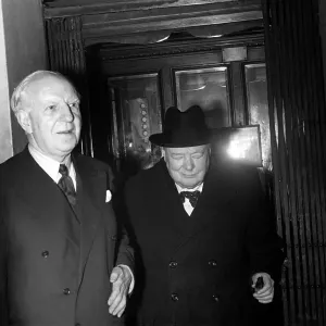 General Election. Mr Winston Churchill and Lord Woolton. Feburary 1950 O22803-001