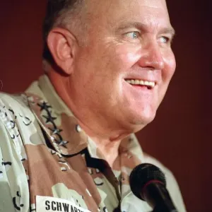 Général Norman Schwarzkopf, surnommé Général Norman Schwarzkopf, surnommé