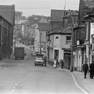 General scenes of Lumb Lane, Bradford, West Yorkshire. 17th September 1971 General scenes of Lumb Lane, Bradford, West Yorkshire. 17th September 1971