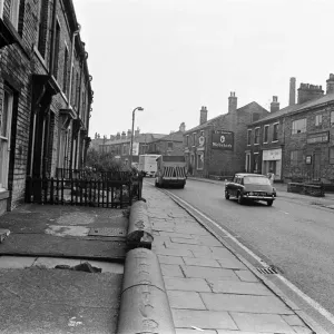 General scenes of Lumb Lane, Bradford, West Yorkshire. 17th September 1971 General scenes of Lumb Lane, Bradford, West Yorkshire. 17th September 1971