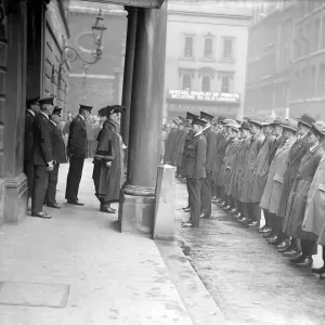 General Strike Scene May 1926 Lord Mayor of London Sir W Pryke addresing city General Strike Scene May 1926 Lord Mayor of London Sir W Pryke addresing city