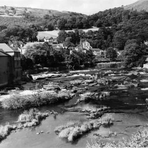 General view showing the River Dee as it meanders through the hill girdled town of General view showing the River Dee as it meanders through the hill girdled town of