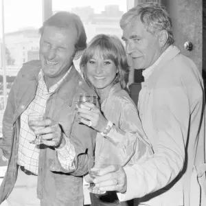 Gerald Harper Felicity Kendal y Nigel Davenport Agosto 1979 quienes todos están tomando.