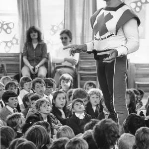 A giant of a man with a serious message for schoolchildren A giant of a man with a serious message for schoolchildren