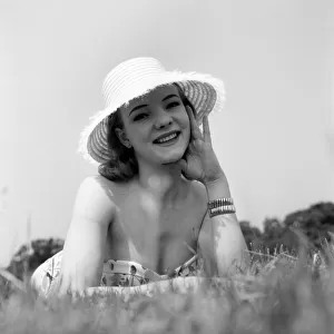 Glamour girl Val Hollman. January 1960 M4307-018