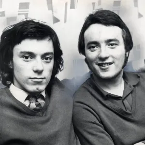 Les gangs de Glasgow Mars 1970 ronald black et frère john black tous deux éventrés. Les gangs de Glasgow Mars 1970 ronald black et frère john black tous deux éventrés.
