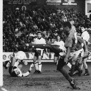 Glasgow Rangers 3 gegen Dundee 0, eine Partie der schottischen Premierschaft bei Ibrox-Stadion
