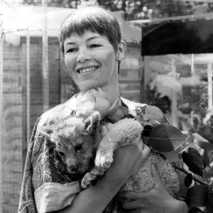 Glenda Jackson being bitten by lion cud during visit to Chelsea Flower Show - May 1980
