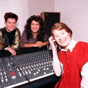 GLENDA JACKSON AT OVATONES STUDIO 29 / 09 / 1990