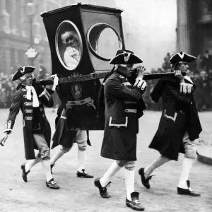 Print of a sedan chair scene from the Lord Mayors Show, 1926