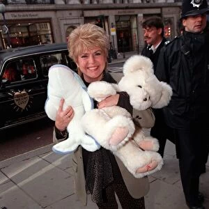 Gloria Hunniford TV Presenter April 98 Arriving for launch of the Variety Club Of