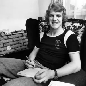 Gordon Smith (born 3 July 1954), was a professional footballer who played as a defender Gordon Smith (born 3 July 1954), was a professional footballer who played as a defender