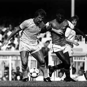 Graeme Souness Football Player Liverpool Sept 1982 tangles with Paul Davis in