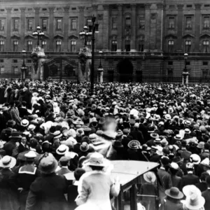 The Great War, ( First World War, WW1, World War One ). Crowds massed outside of The Great War, ( First World War, WW1, World War One ). Crowds massed outside of