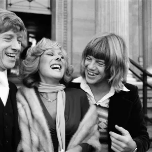 Greg Smith marries Lynda Bellingham, who is to star in his next film Greg Smith marries Lynda Bellingham, who is to star in his next film
